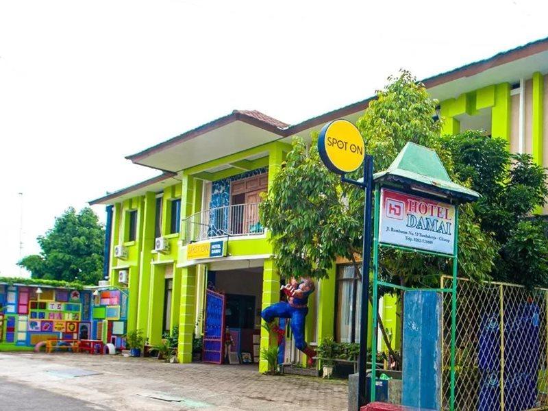 SPOT ON 2815 Hotel Damai Cilacap Exterior foto
