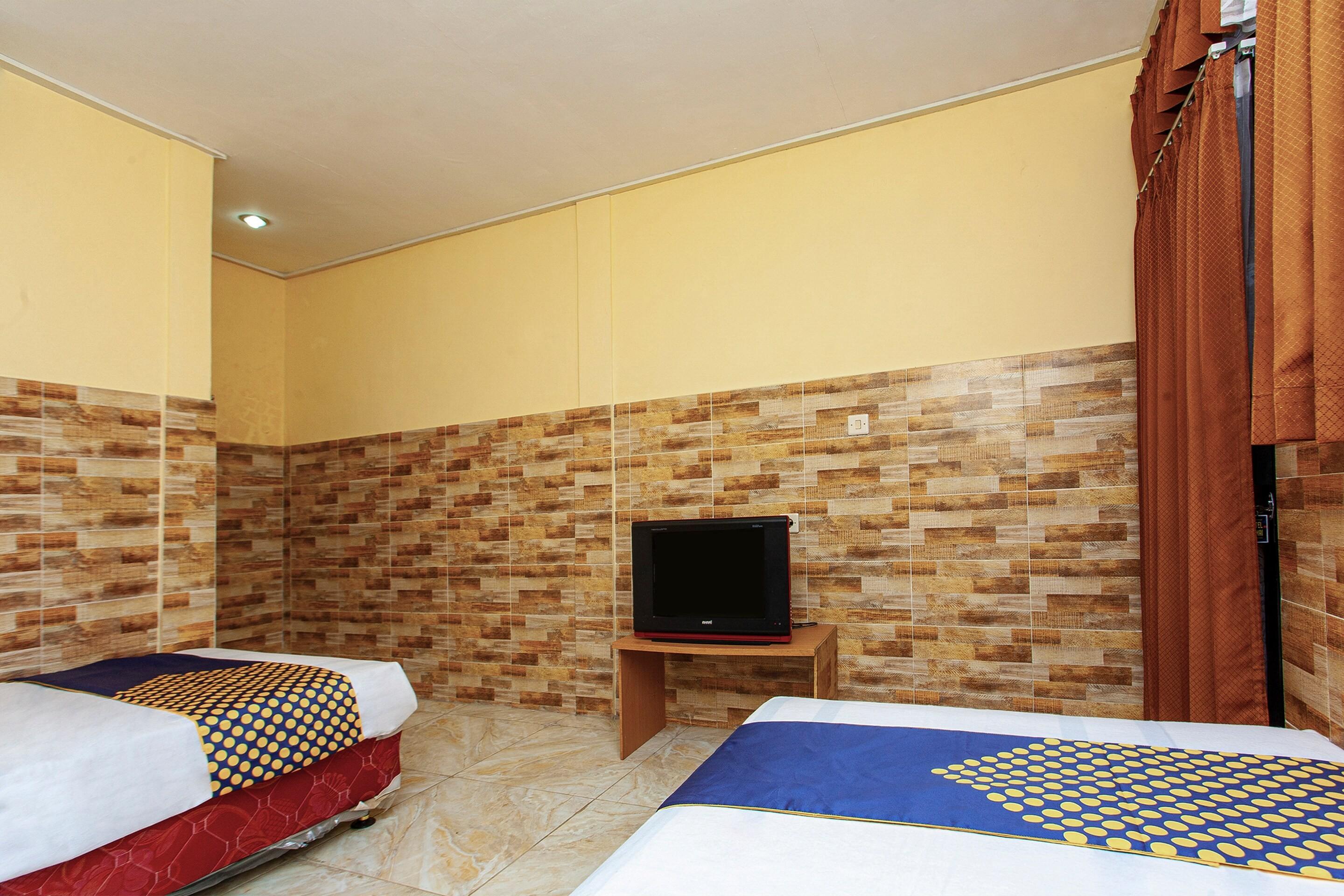 SPOT ON 2815 Hotel Damai Cilacap Exterior foto