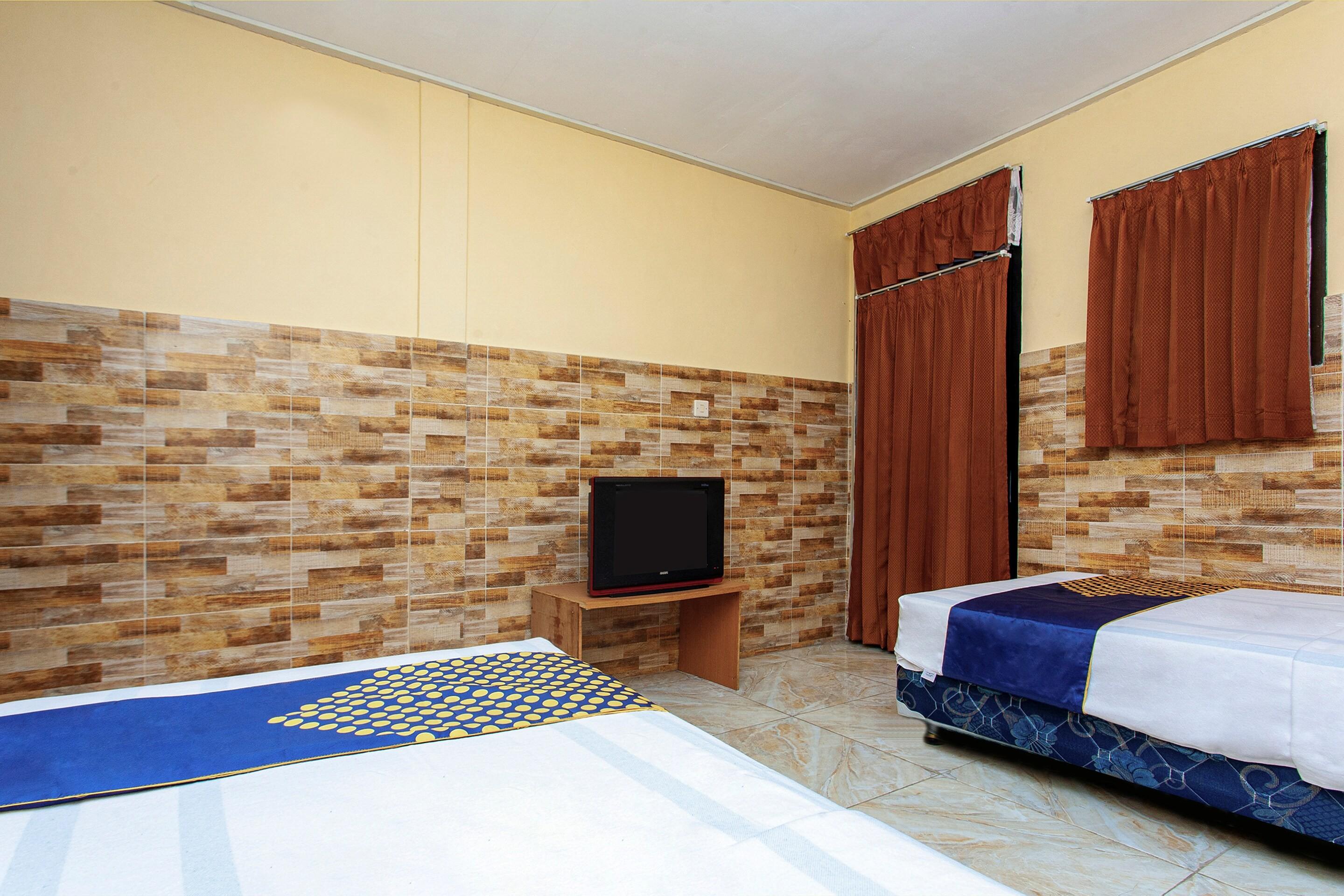 SPOT ON 2815 Hotel Damai Cilacap Exterior foto
