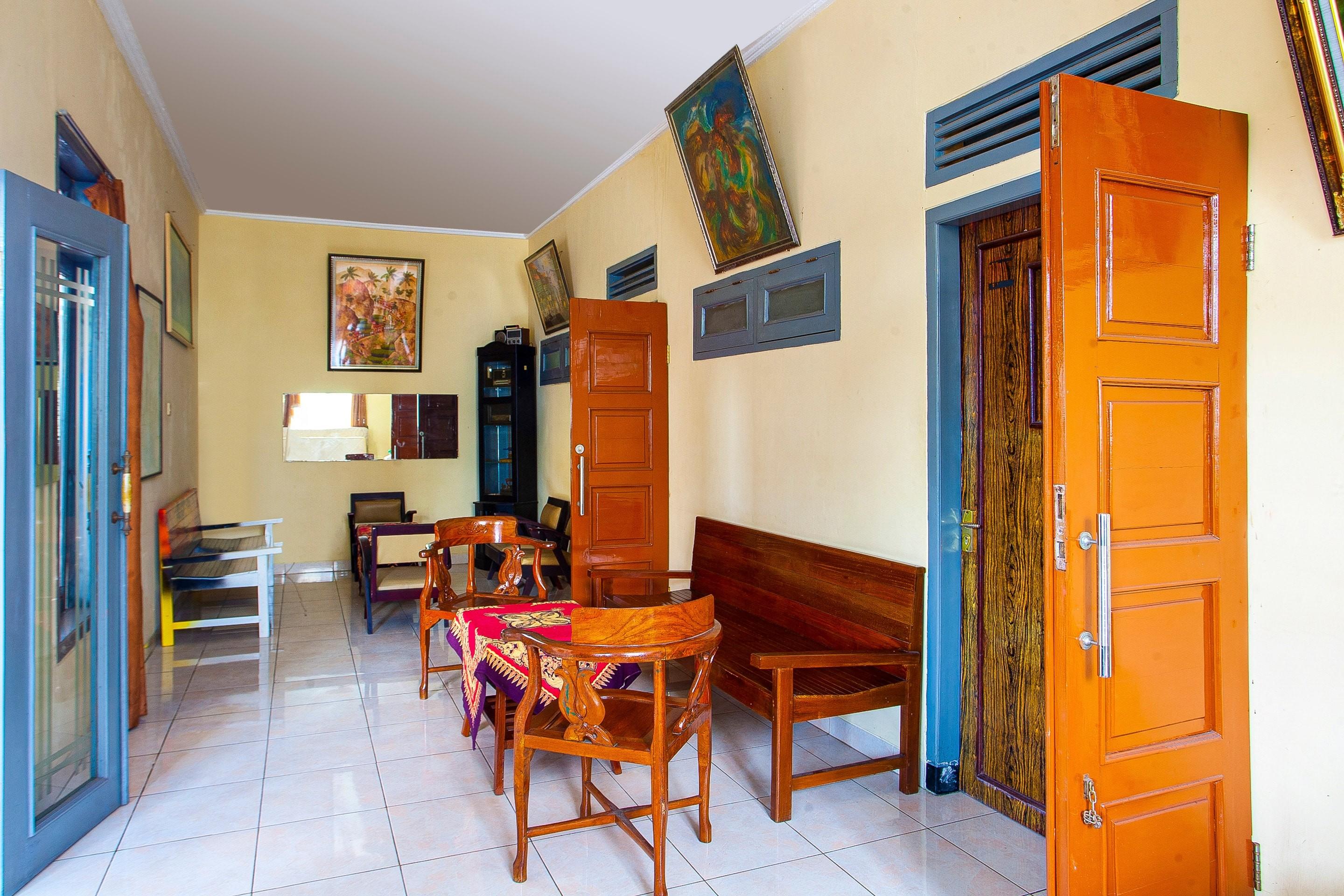 SPOT ON 2815 Hotel Damai Cilacap Exterior foto