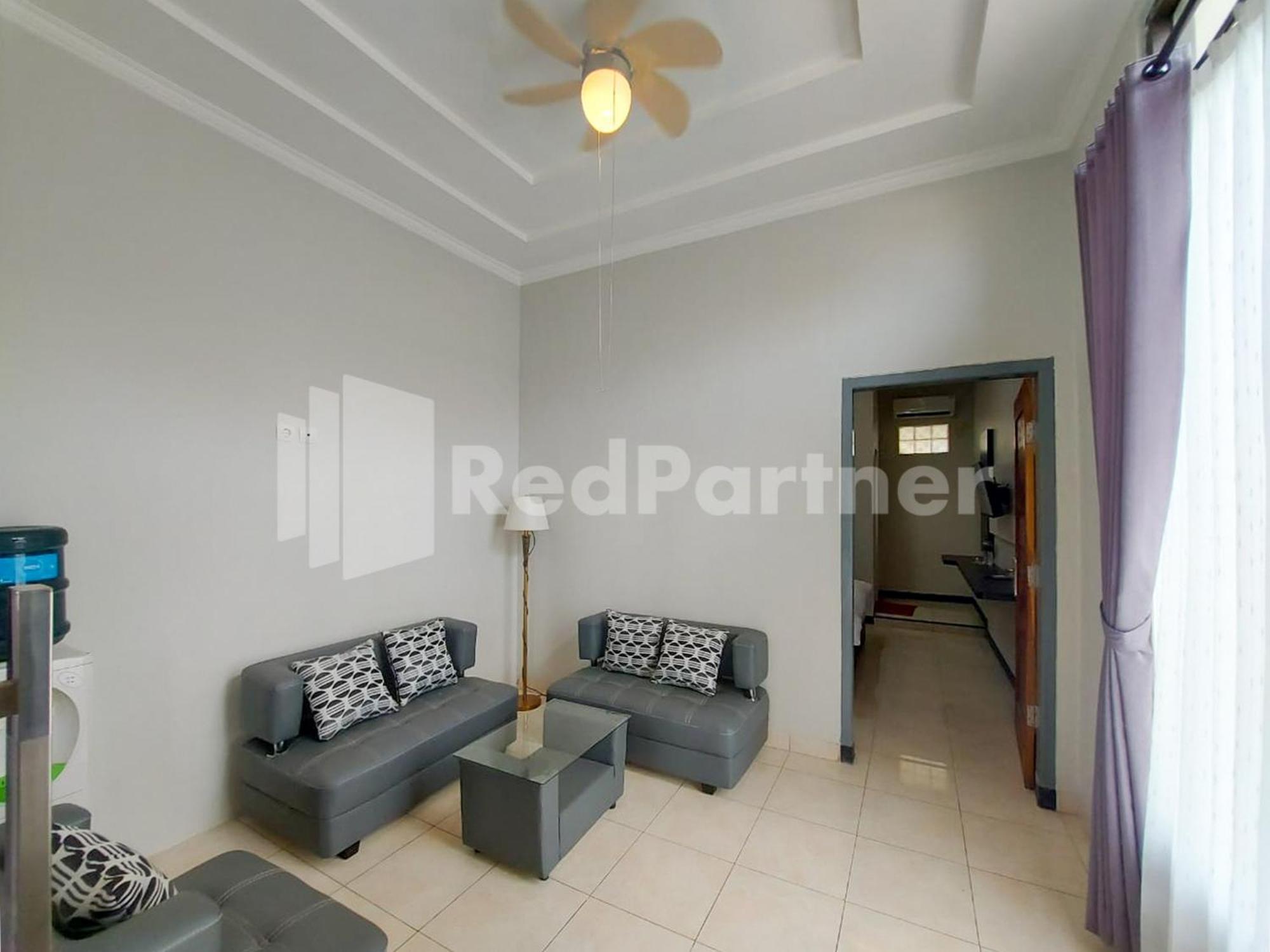 SPOT ON 2815 Hotel Damai Cilacap Exterior foto